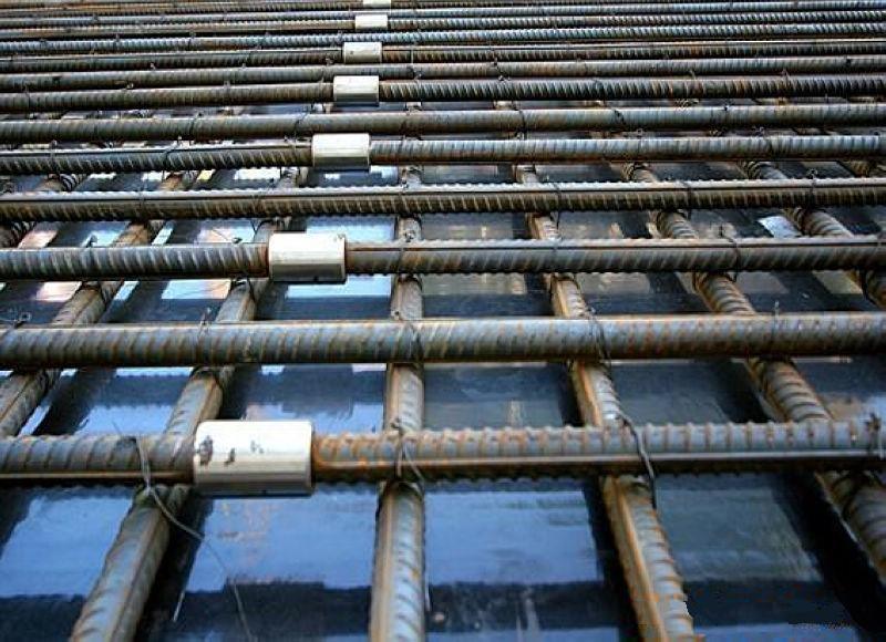 崇州为什么建楼房时，要在钢筋上加一排小圆环？原来作用这么大